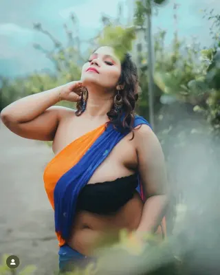 Toral Kapoor photo 5 — Asian, Adult Model, Glamour Model, Plus Size Model