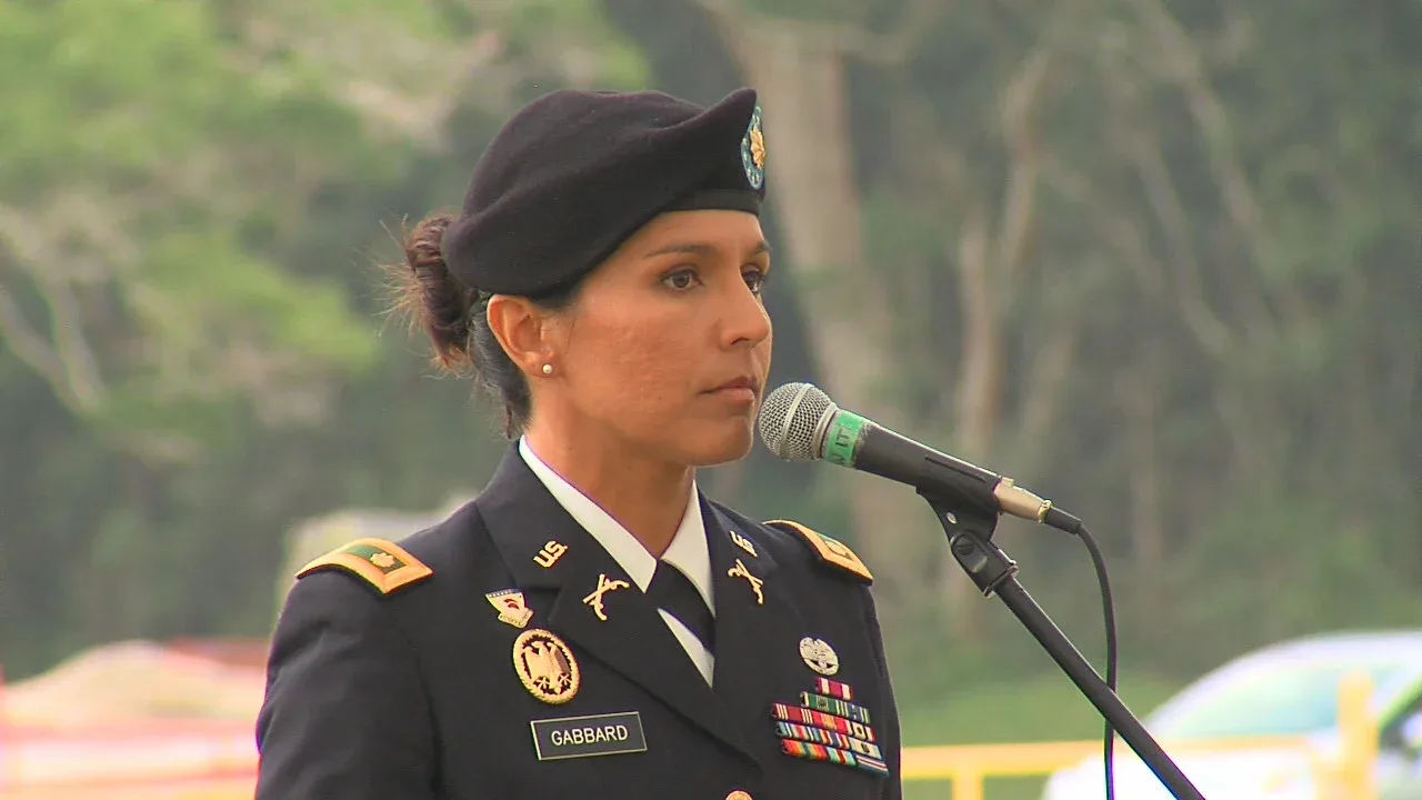 Tulsi Gabbard photo 14 — Brown, Average