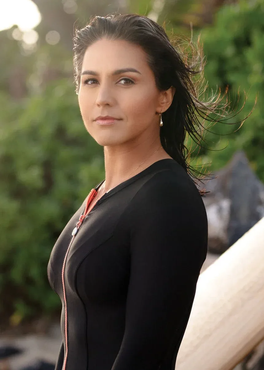 Tulsi Gabbard photo 2 — Brown, Average