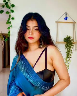 Tushikha Goswami photo 8 — Black, Average