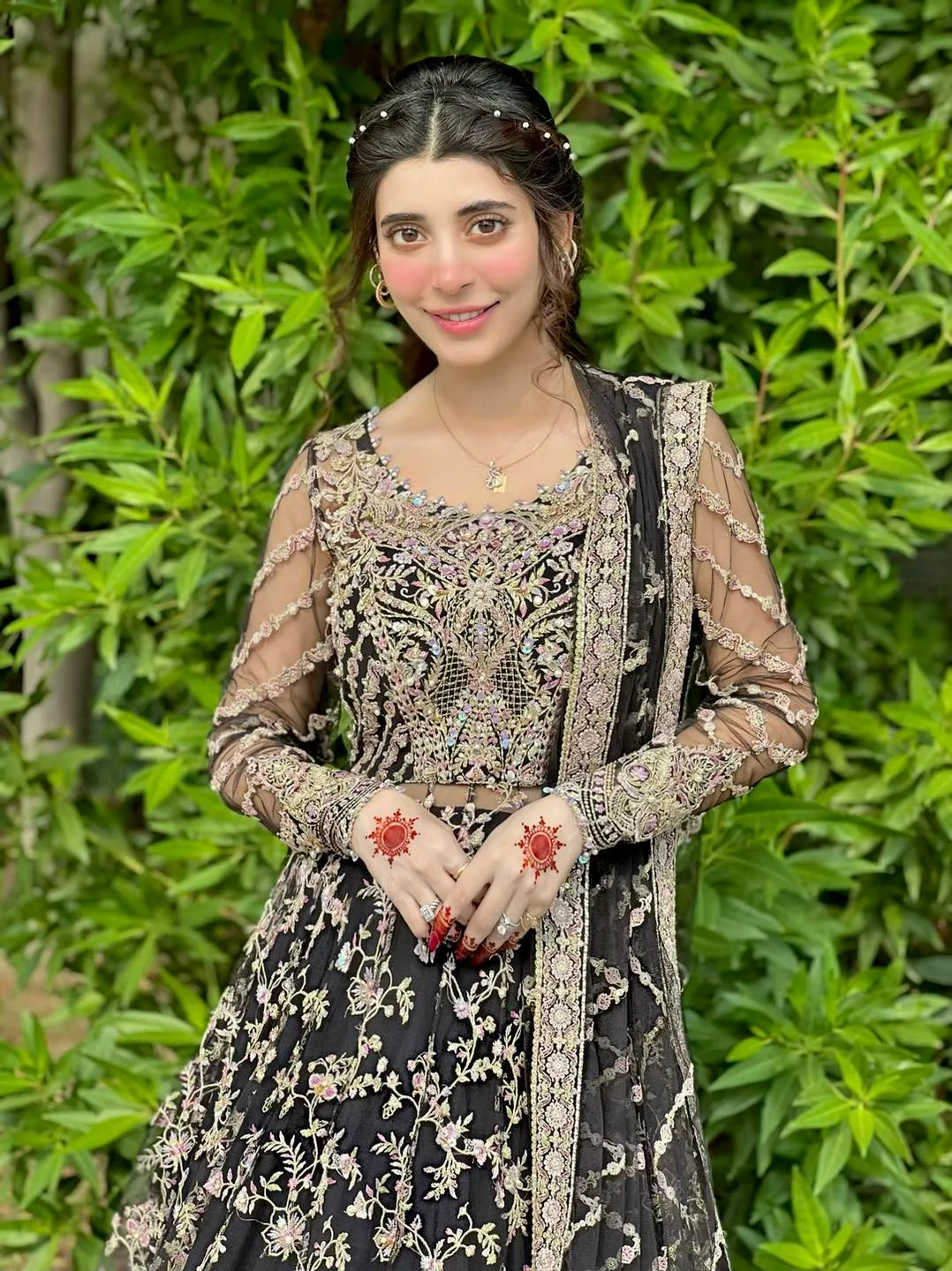 Urwa Hocane photo 1 — Pakistani, Black