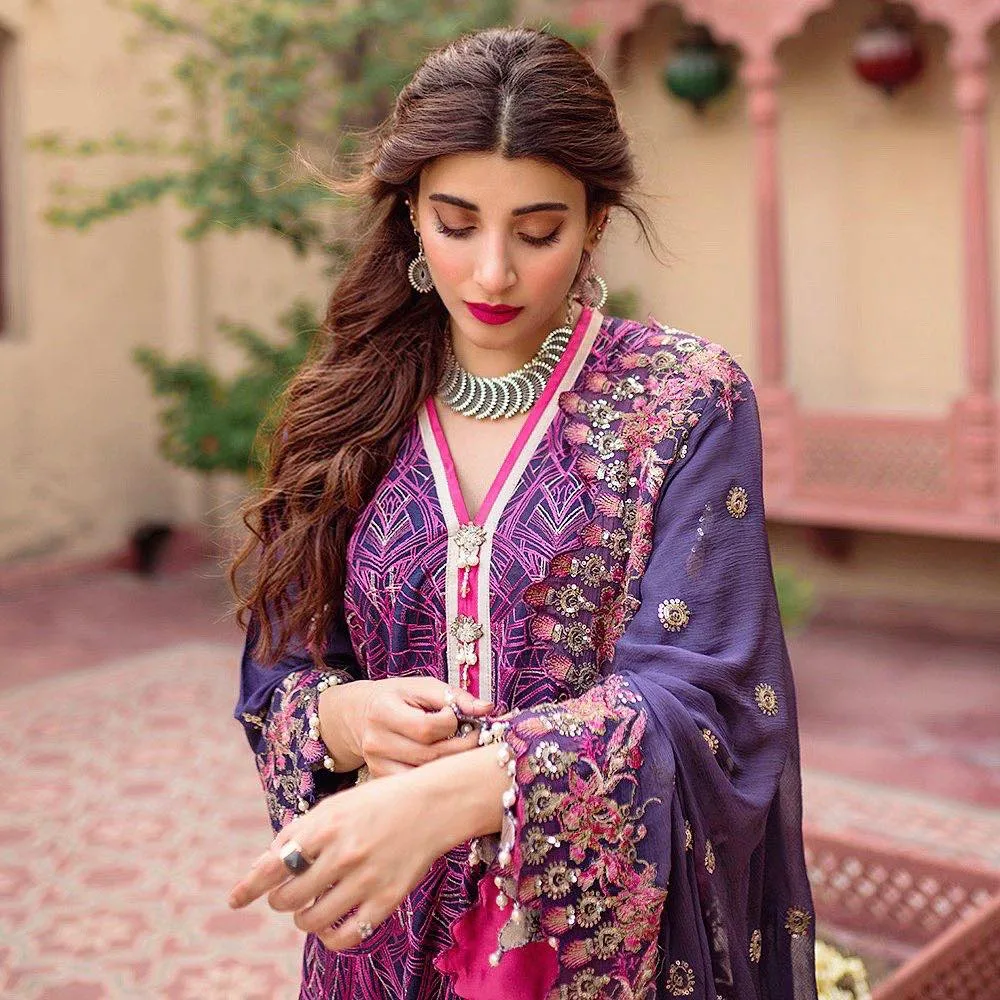Urwa Hocane photo 4 — Brown, Middle Eastern