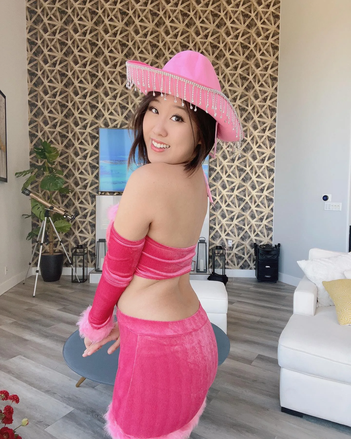 Uwu Tofu photo 5 — Asian, Adult Model, Camgirl, Cosplayer, Porn Star, TikTok Star
