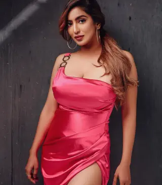 Vaibhavi Joshi photo 13 — Indian, Black