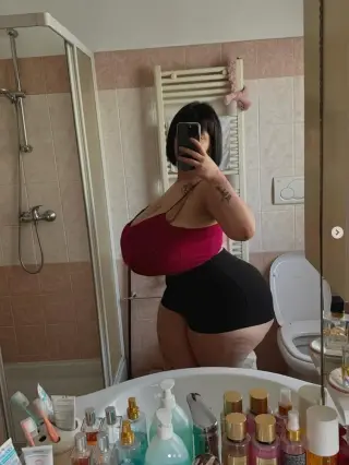 Valentina Bonetalli photo 2 — Chubby, Latin