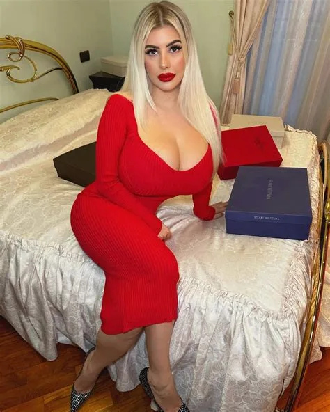 Valentina Di Rocco photo 8 — Blonde, Average