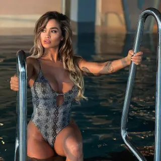 Valeria Ammirato photo 8 — Brown, Athletic