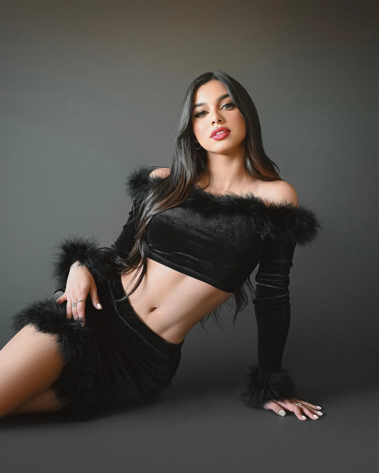 Valeria Carruyo photo 8 — Black, Athletic