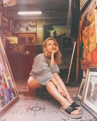 Vanessa Aleksander photo 10 — Slim, Caucasian