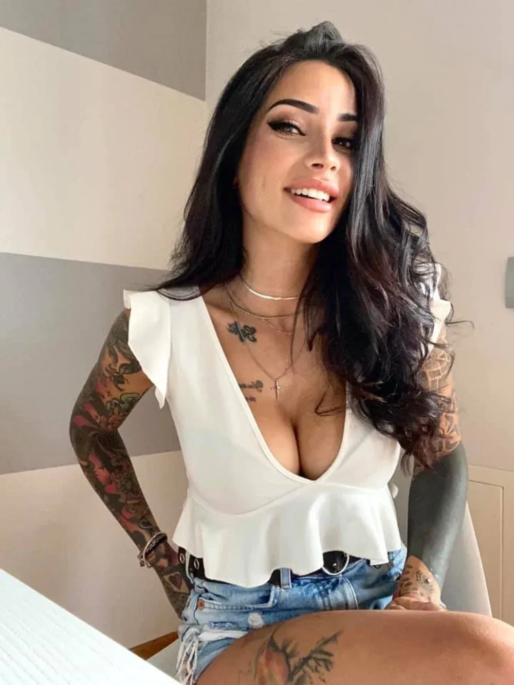 Vanessa Ouerhani photo 14 — Black, Slim