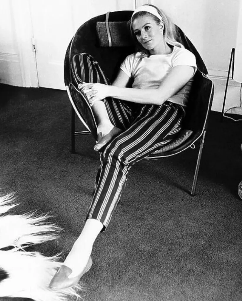 Vanessa Redgrave photo 3 — Slim, Blue