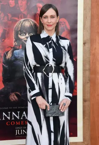 Vera Farmiga photo 2 — Brown, Slim