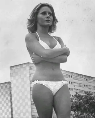 Vera Fischer photo 8 — Blonde, Average