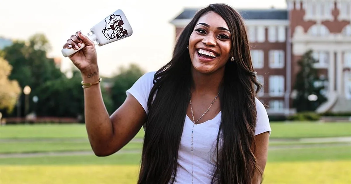 Victoria Vivians photo 4 — Black, Sportswoman: Basketball Player