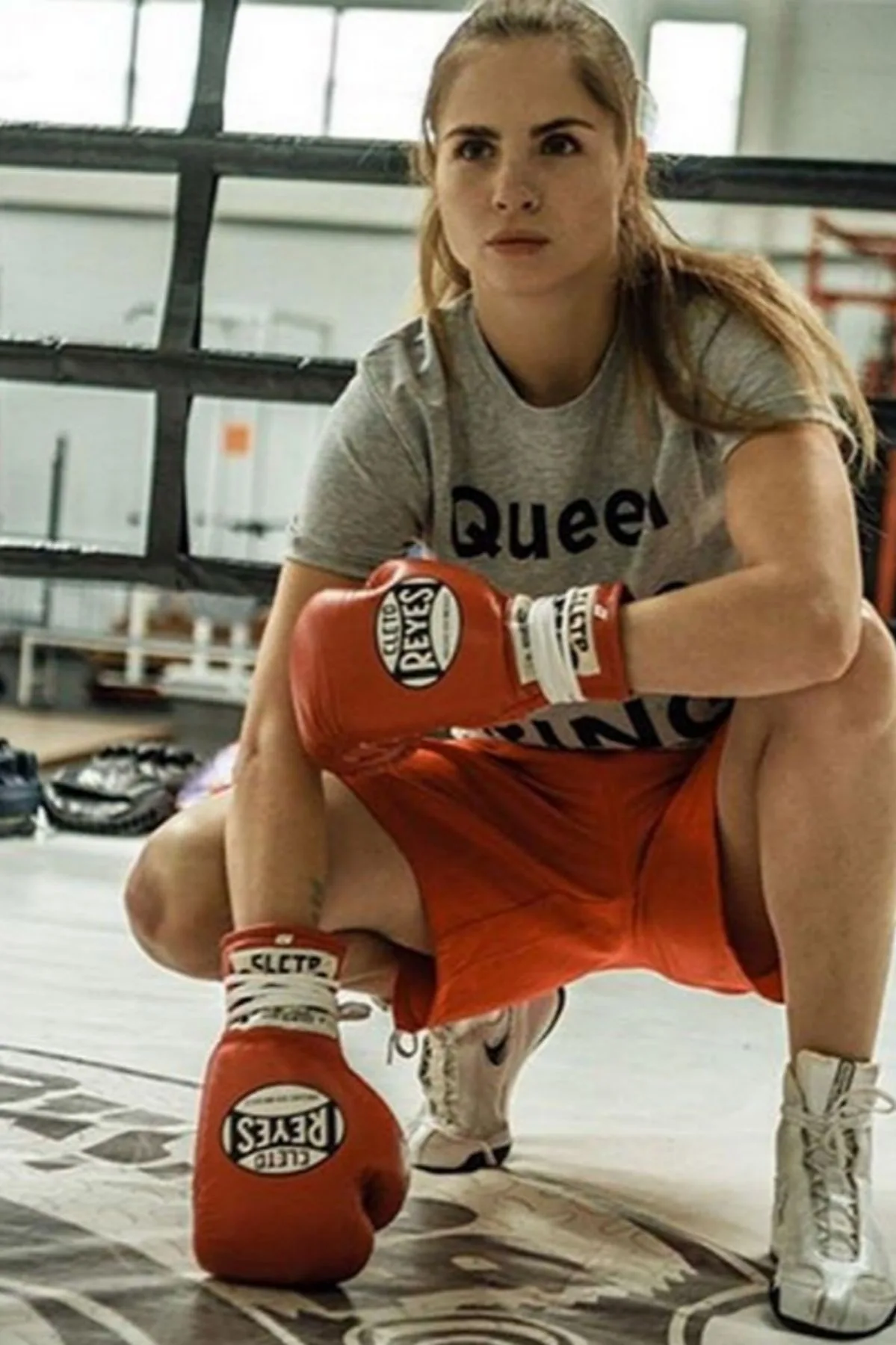 Viktoria Kuleshova photo 1 — Russian, Brown