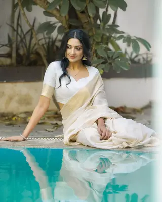 Vimala Raman photo 9 — Slim, Brown