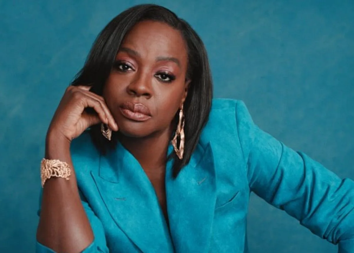 Viola Davis photo 15 — Average, Brown